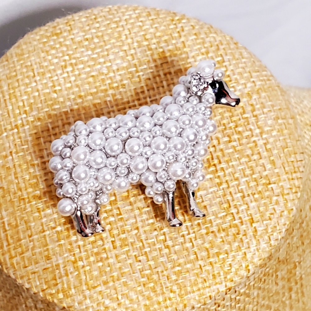 NEW! Cute "Curly" Faux Pearl White Sheep Brooch w/ Rhinestone Ear